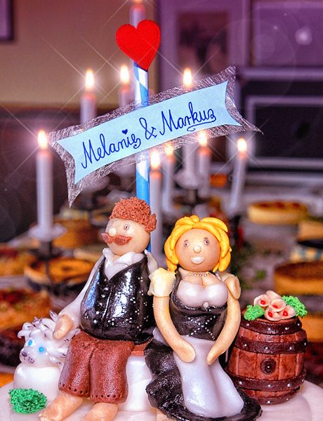 Hochzeitsfotos - Schöne und lüstige Hochzeitstorte