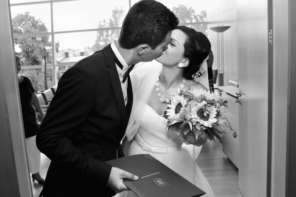 Nach der Trauung im Standesamt (KVR), München