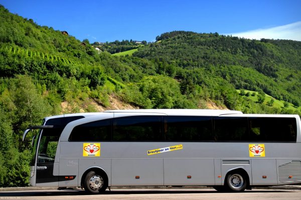 Mit dem Hochzeitsbus durch Italien