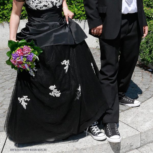 Brautpaar in chucks