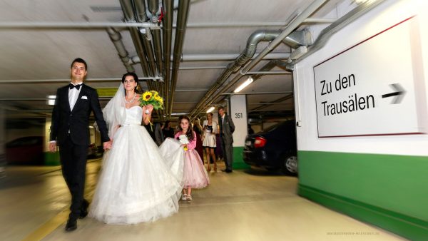 Hochzeitsreportage: Unterwegs zum Standesamt
