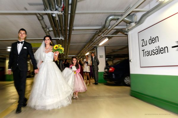 Hochzeitsreportage: Unterwegs zum Standesamt